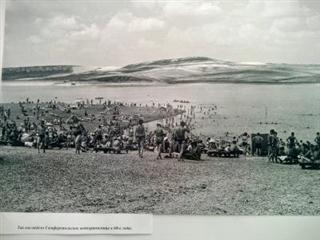 Прикрепленное изображение: Пляж на симф водохр вид со стороны спасалки.Слева мыс  звездочка (Mobile) (Mobile).jpg